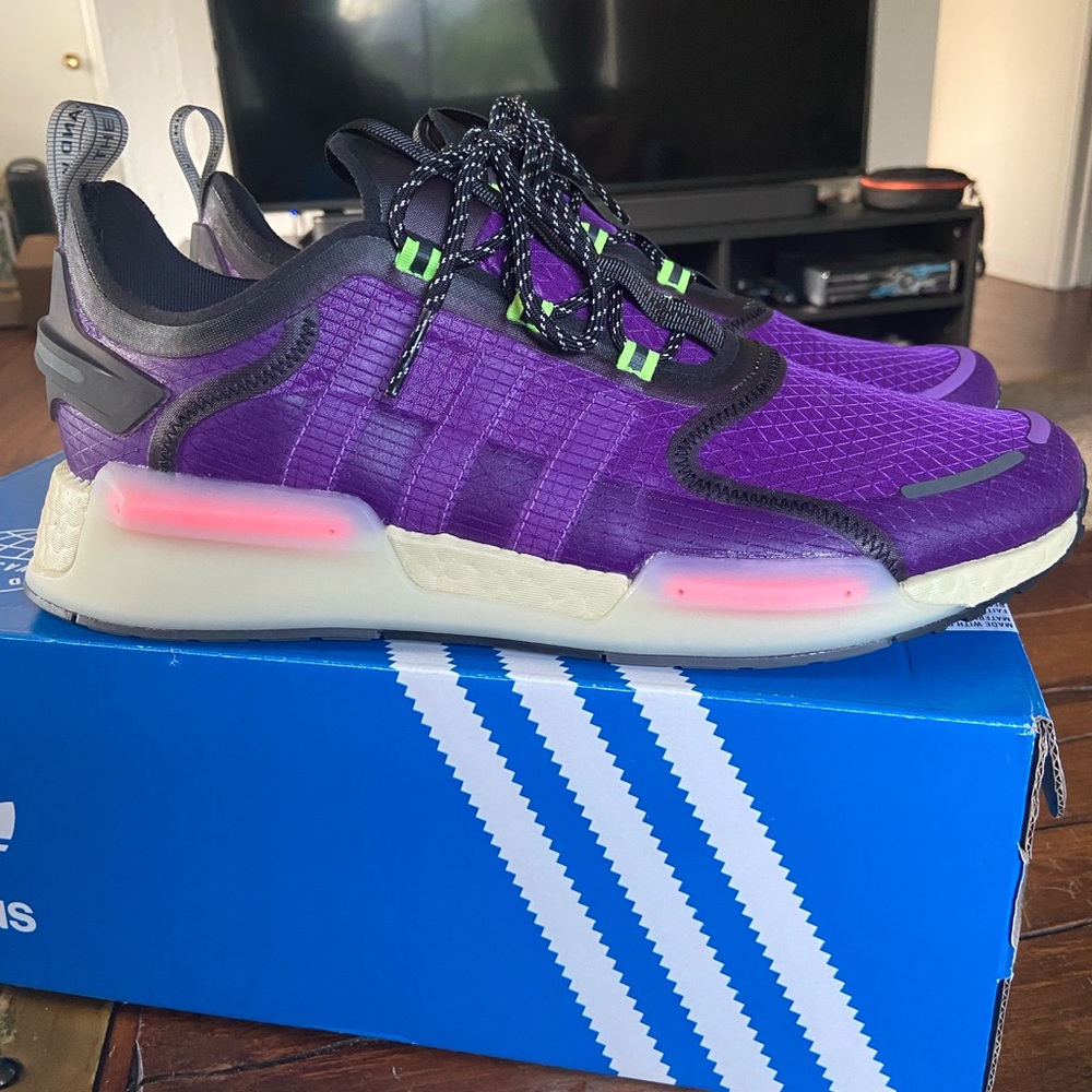 NMD_R1 V3 SHOES Purple - Picture 7 of 9